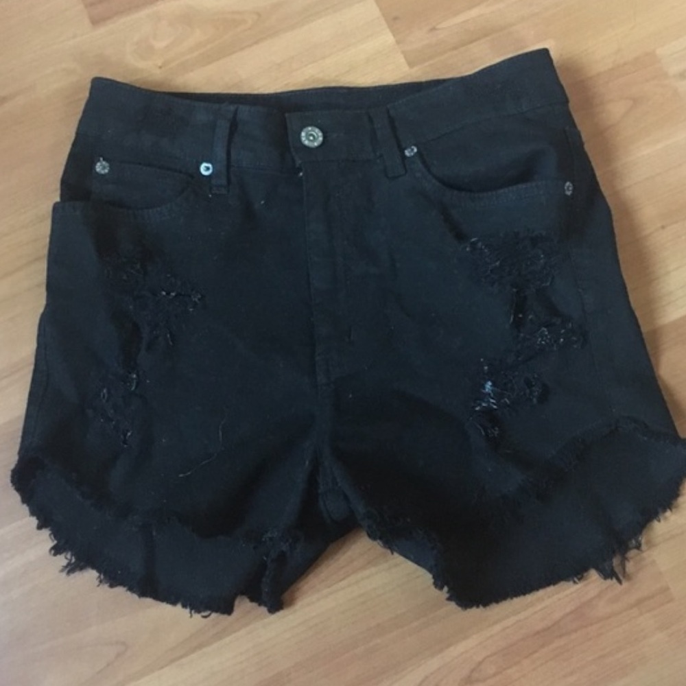 NEW LF HIGH RISE STENCIL SHORTS - Picture 3 of 4